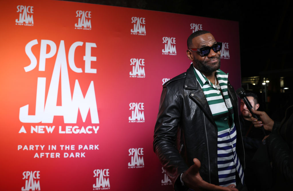 LeBron James en el estreno de Space Jam, una de las mejores películas de baloncesto